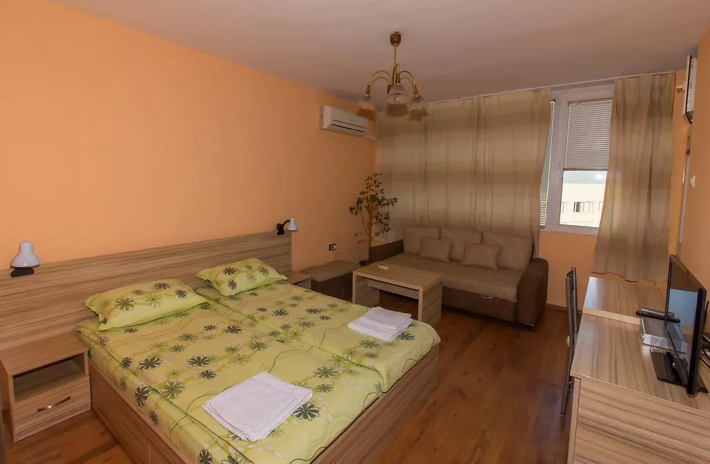 Ivan Aksakov Apartment Varna